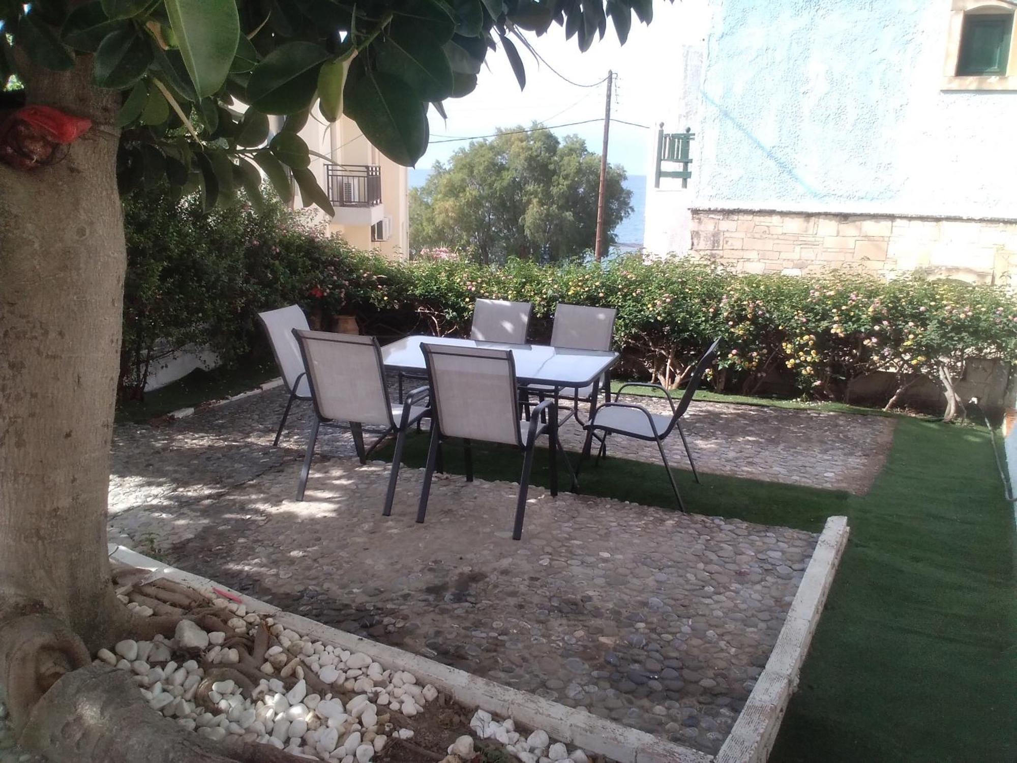 President Guest House Keratokampos Extérieur photo