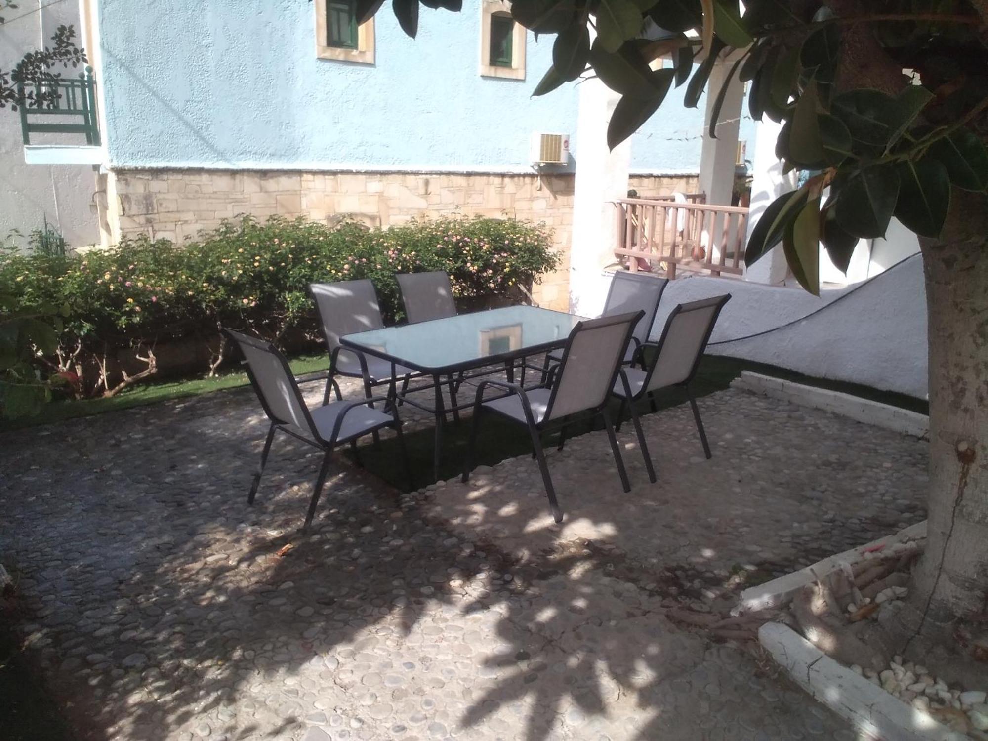 President Guest House Keratokampos Extérieur photo