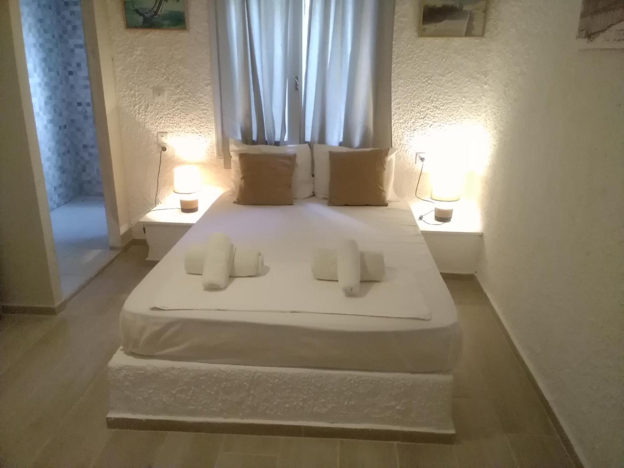 President Guest House Keratokampos Extérieur photo